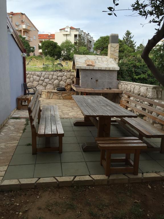 Apartments Villa Cherry Новаля Екстериор снимка
