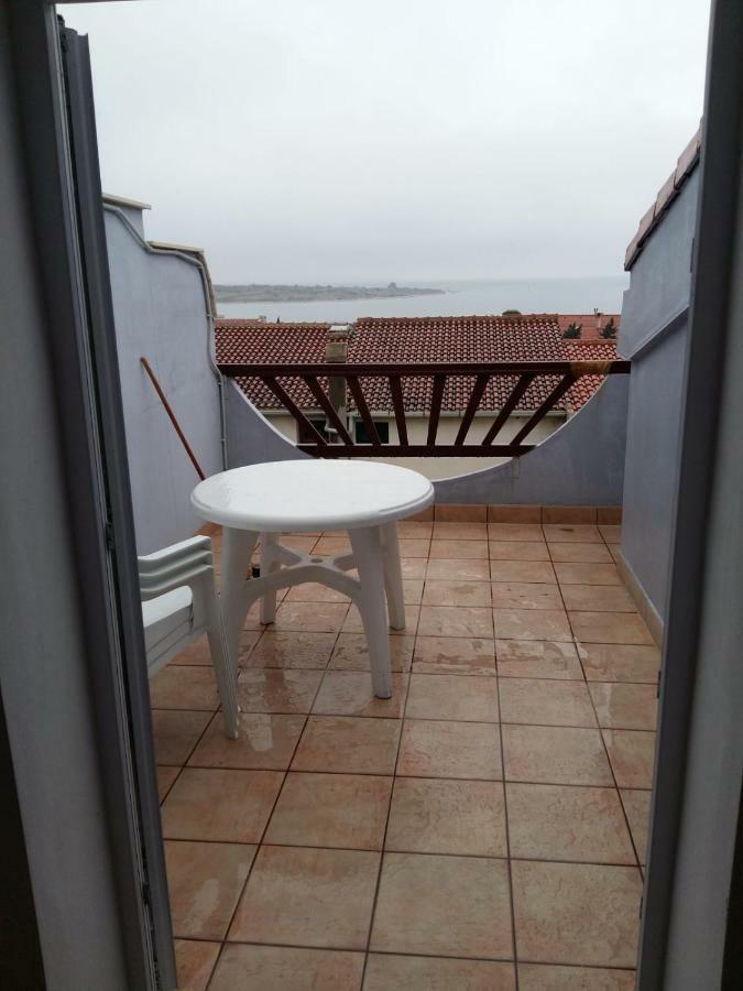 Apartments Villa Cherry Новаля Екстериор снимка