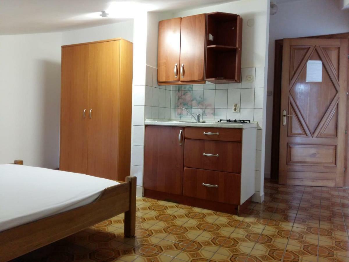 Apartments Villa Cherry Новаля Екстериор снимка