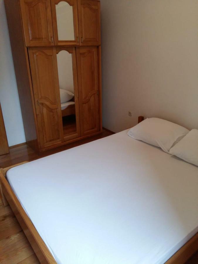 Apartments Villa Cherry Новаля Екстериор снимка