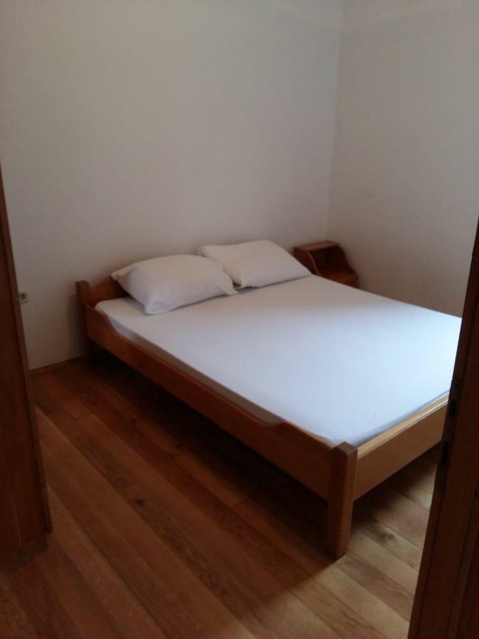 Apartments Villa Cherry Новаля Екстериор снимка