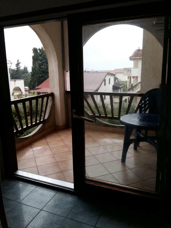 Apartments Villa Cherry Новаля Екстериор снимка